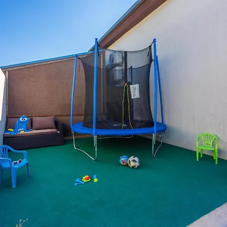 Feriehus Raj - Jadranovo