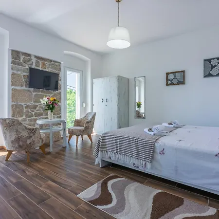 Feriehus Raj - Jadranovo