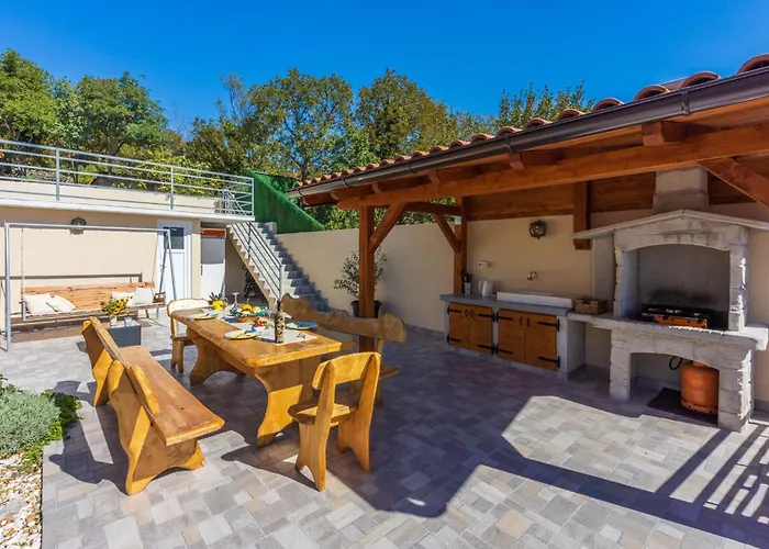 Casa de Férias Raj - *