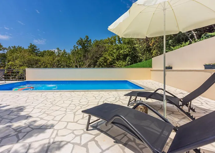 Casa de Férias Raj - *