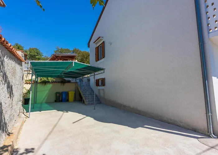 Casa de Férias Raj - *