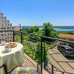 Raj - Case de vacanță Jadranovo