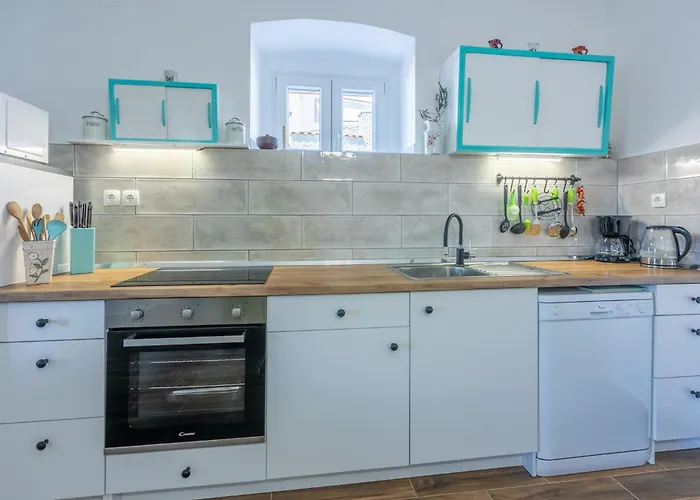 Holiday home Raj - *